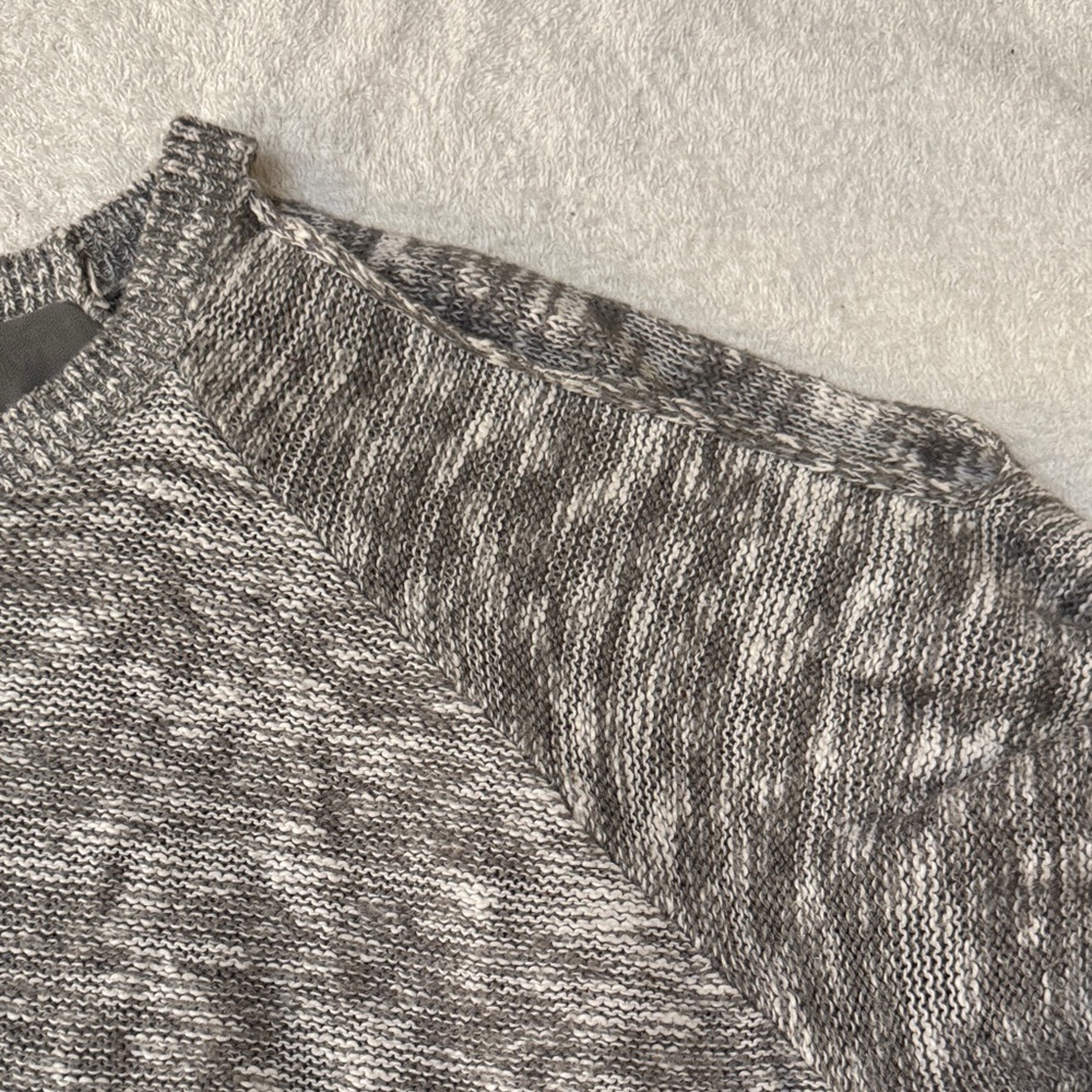 Torrid Marled Gray Cold Shoulder Pullover Sweater Sheer Back Hem Size 3 - Picture 7 of 9